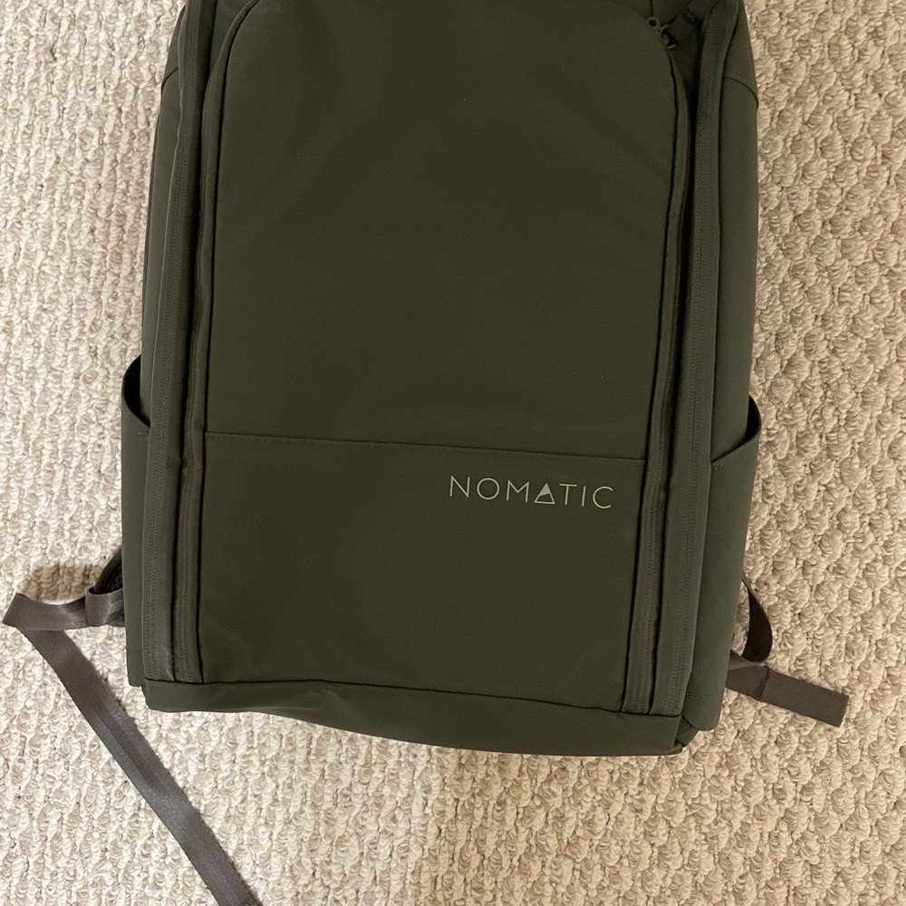 Nomatic Travel Pack- 14L